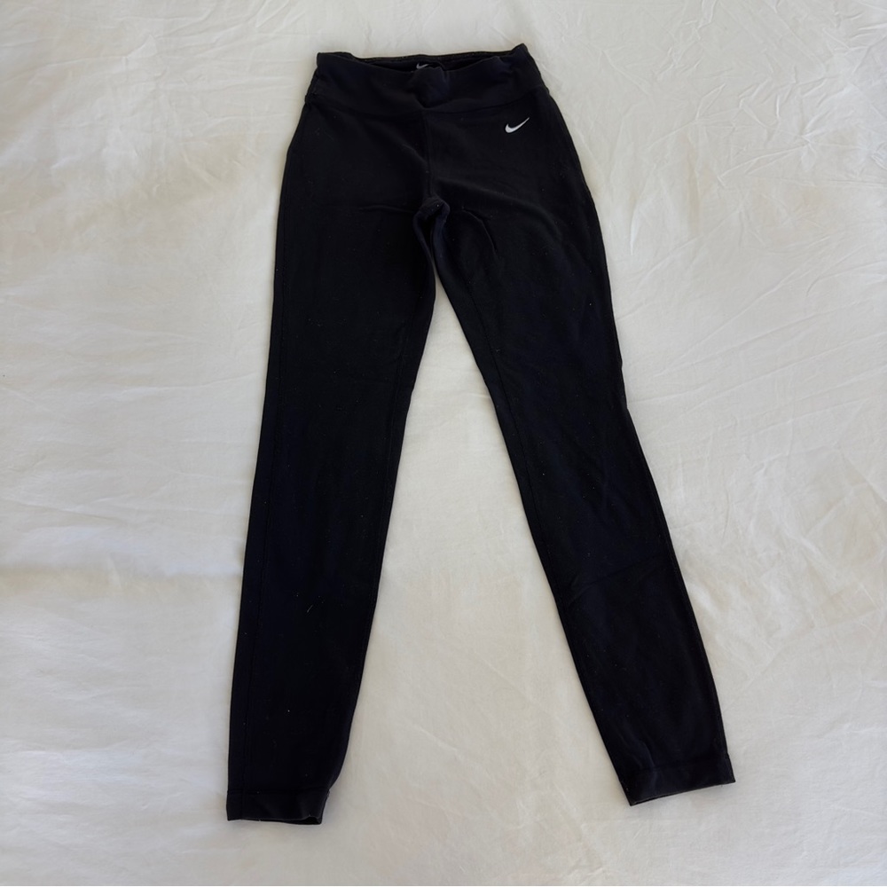 Black Nike leggings